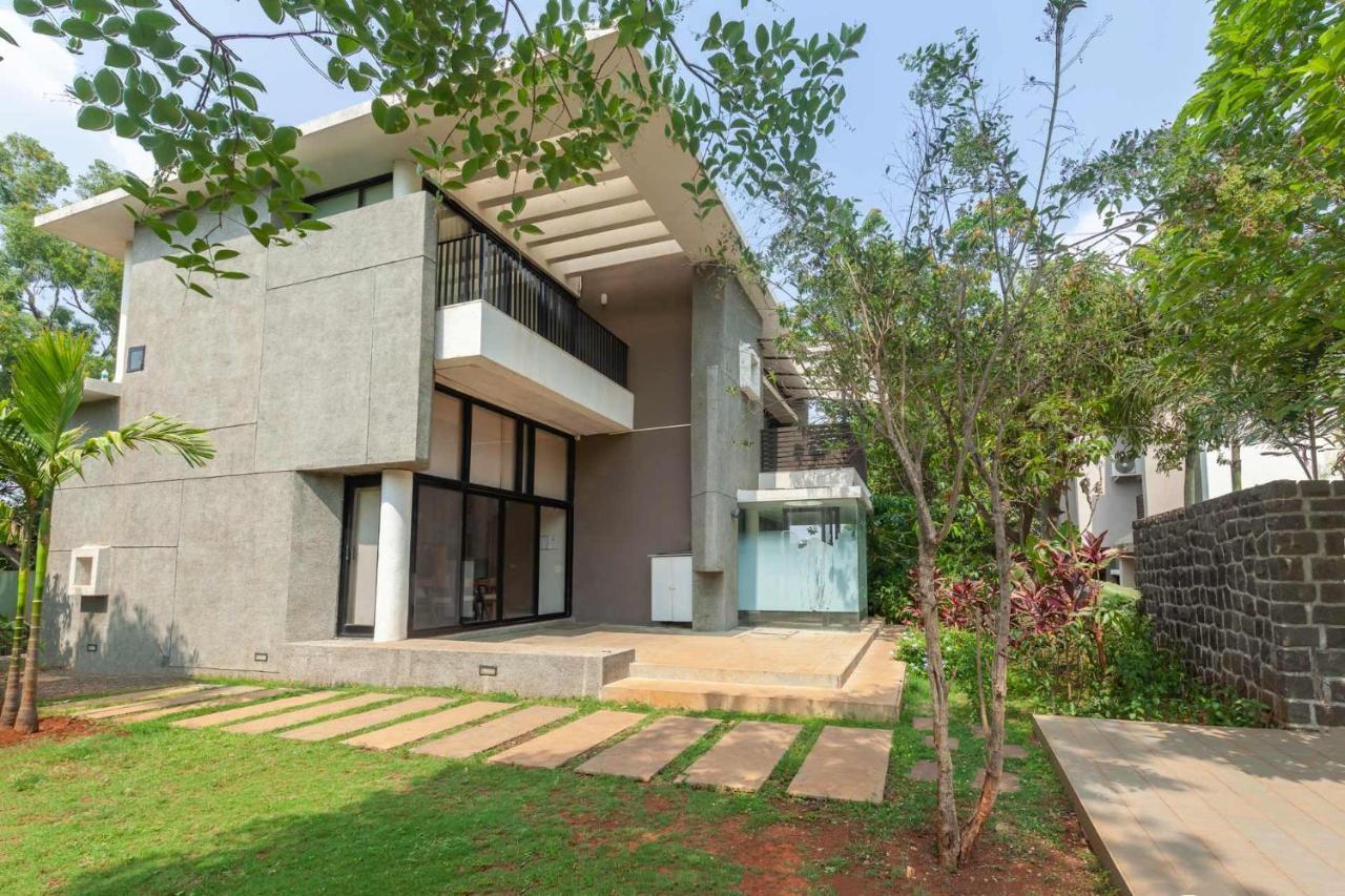 Villa Foresta By Stayvista With Modern Decor, Swimming Pool & Expansive Lawn For A Perfect Escape Lonavala Ngoại thất bức ảnh