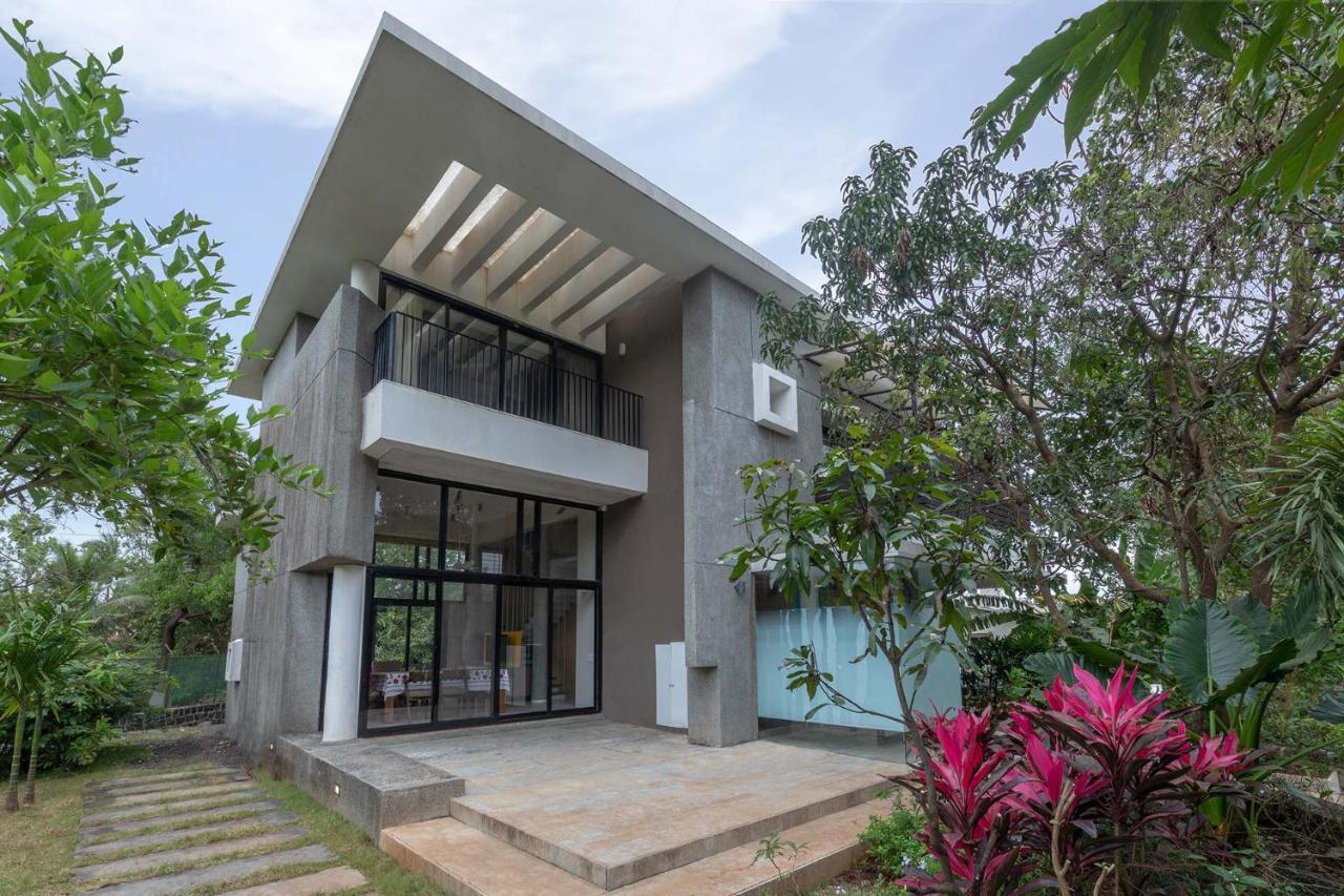 Villa Foresta By Stayvista With Modern Decor, Swimming Pool & Expansive Lawn For A Perfect Escape Lonavala Ngoại thất bức ảnh