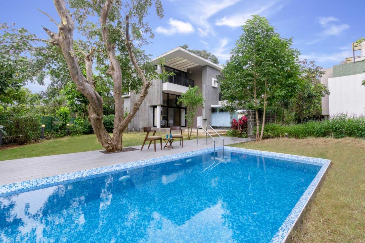 Villa Foresta By Stayvista With Modern Decor, Swimming Pool & Expansive Lawn For A Perfect Escape Lonavala Ngoại thất bức ảnh