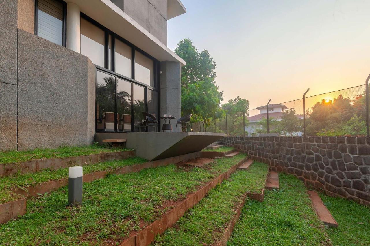 Villa Foresta By Stayvista With Modern Decor, Swimming Pool & Expansive Lawn For A Perfect Escape Lonavala Ngoại thất bức ảnh