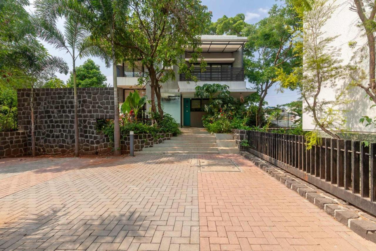 Villa Foresta By Stayvista With Modern Decor, Swimming Pool & Expansive Lawn For A Perfect Escape Lonavala Ngoại thất bức ảnh