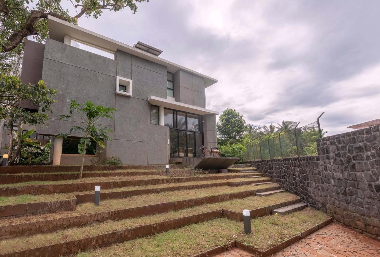 Villa Foresta By Stayvista With Modern Decor, Swimming Pool & Expansive Lawn For A Perfect Escape Lonavala Ngoại thất bức ảnh