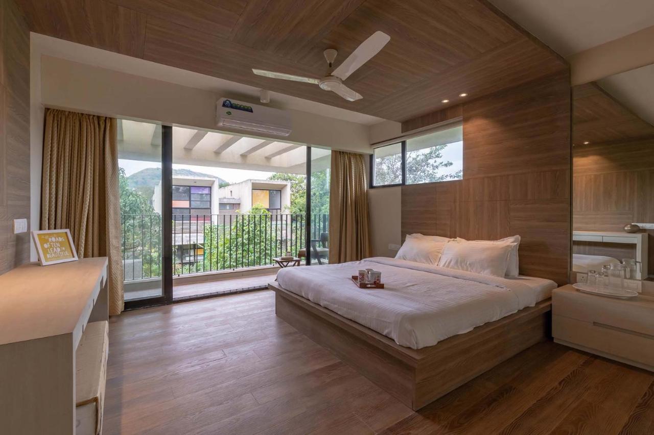 Villa Foresta By Stayvista With Modern Decor, Swimming Pool & Expansive Lawn For A Perfect Escape Lonavala Ngoại thất bức ảnh