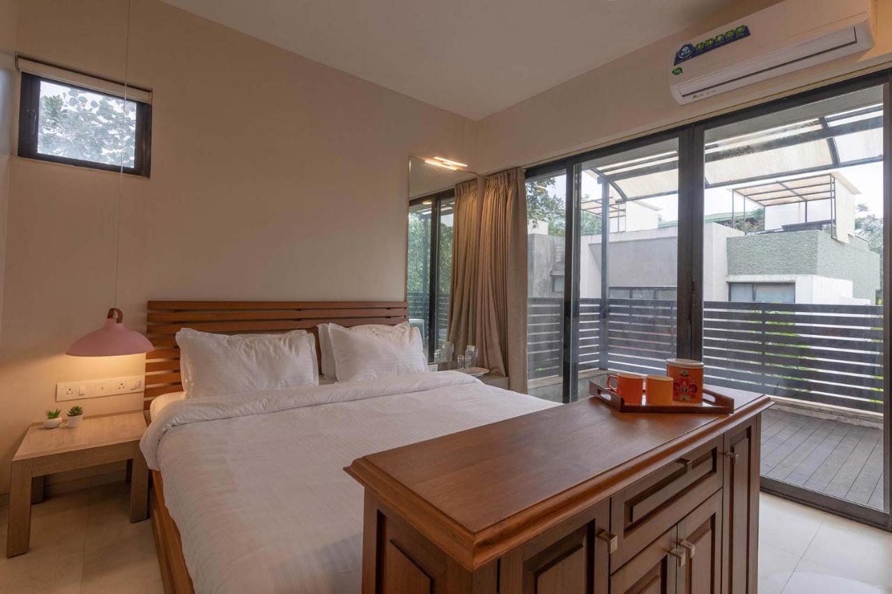 Villa Foresta By Stayvista With Modern Decor, Swimming Pool & Expansive Lawn For A Perfect Escape Lonavala Ngoại thất bức ảnh