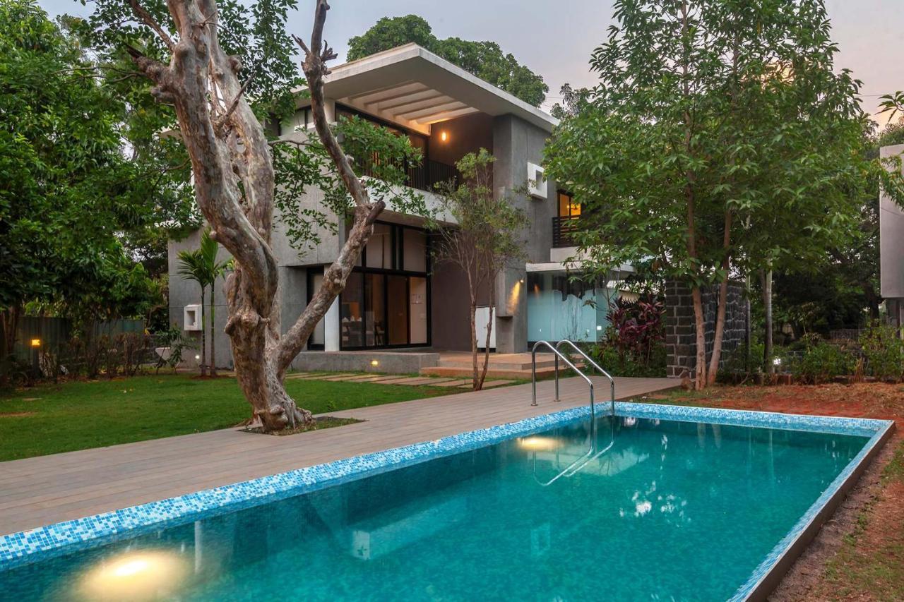 Villa Foresta By Stayvista With Modern Decor, Swimming Pool & Expansive Lawn For A Perfect Escape Lonavala Ngoại thất bức ảnh
